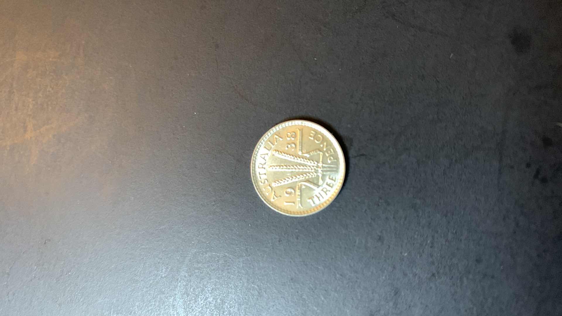 Photo 1 of 1938 AUSTRALIA 3 PENCE