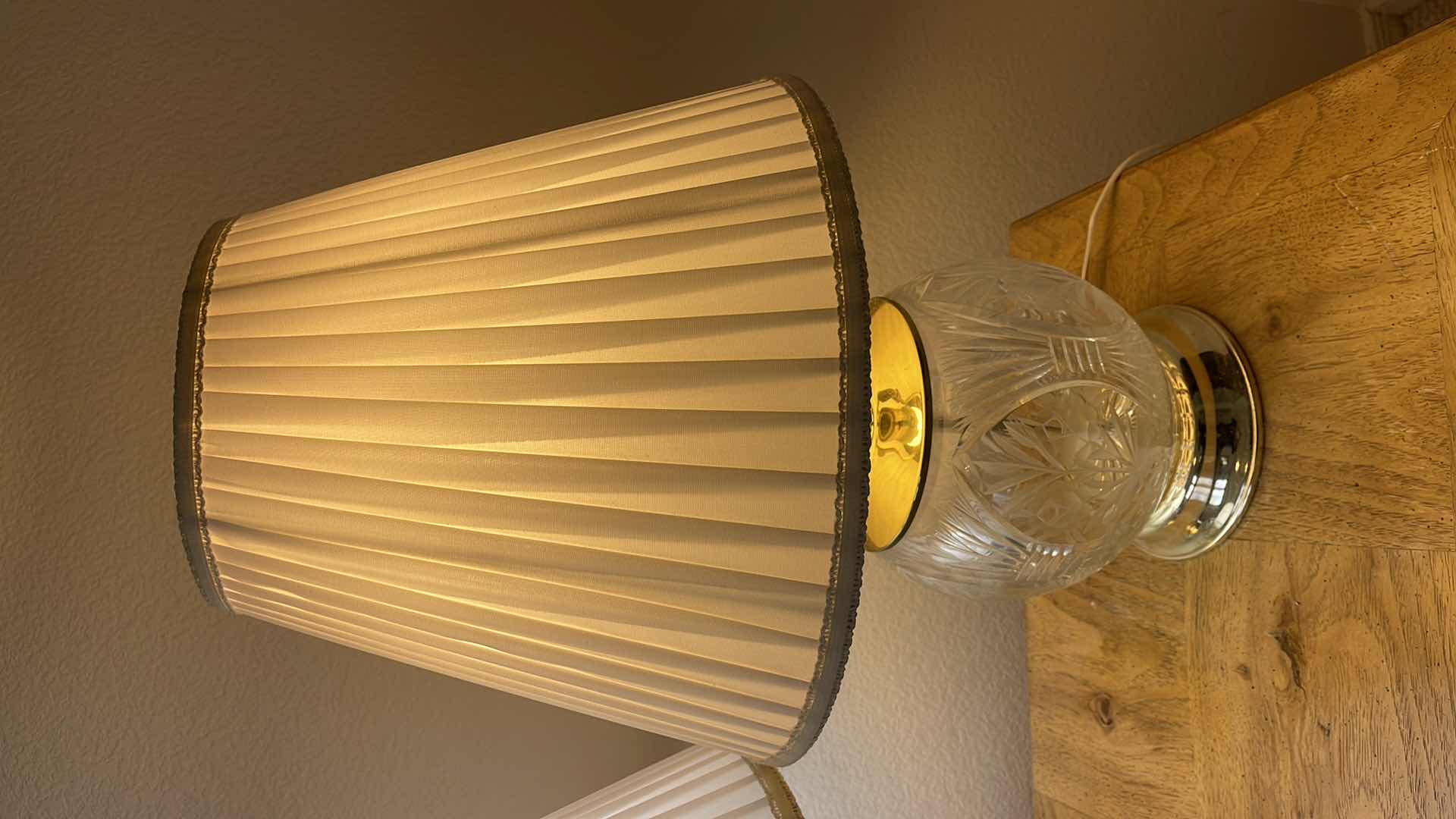 Photo 1 of 2 VINTAGE GLASS BOTTOM TABLE LAMPS H21”