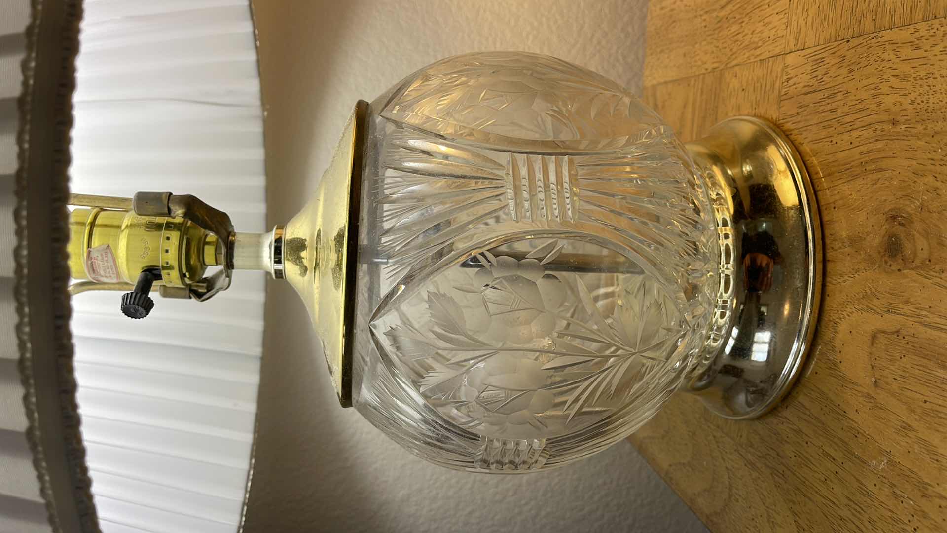 Photo 1 of 2 VINTAGE GLASS BOTTOM TABLE LAMPS H21”