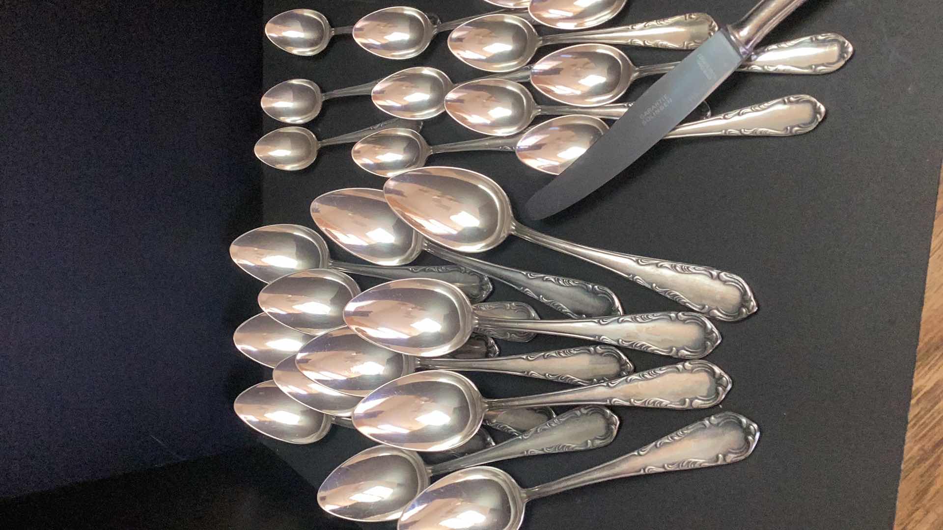 Photo 1 of 50 PIECE GARANTIE SOLINGEN CHROM-ROSTSCHUTZ FLATWARE SET