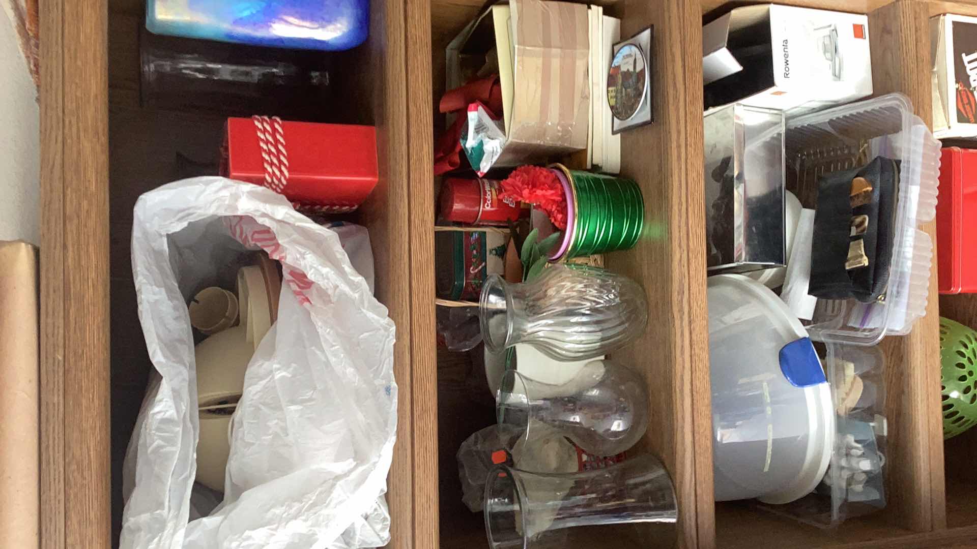 Photo 1 of CONTENTS OF SHELF