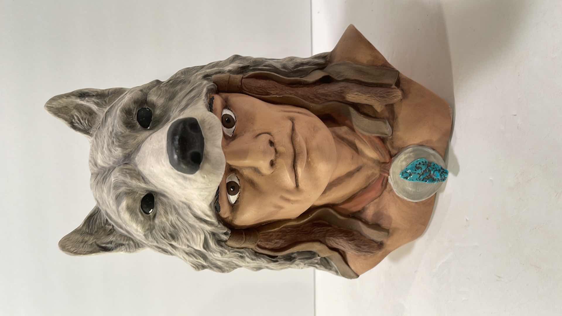 Photo 1 of NATIVE AMERICAN VINTAGE INDIAN BUST STATUTE