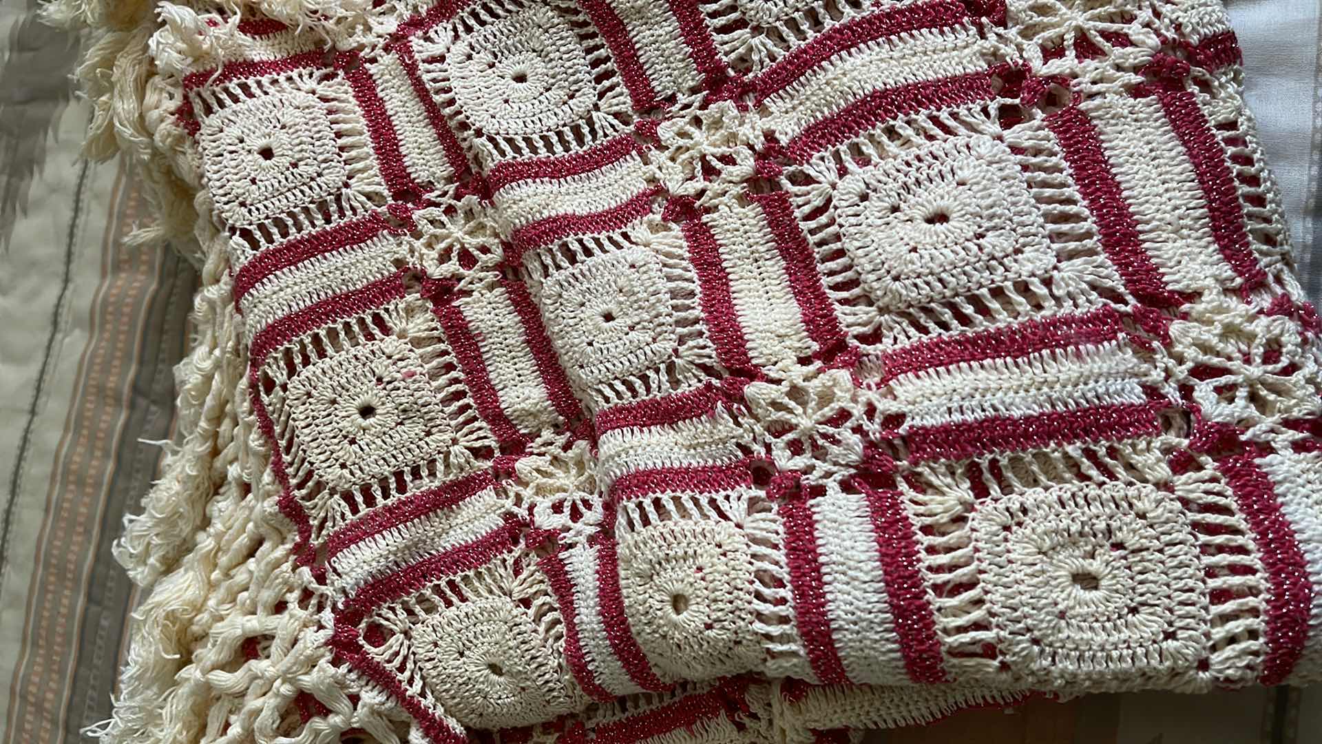 Photo 1 of HANDMADE FULL/ QUEEN SIZE BLANKET