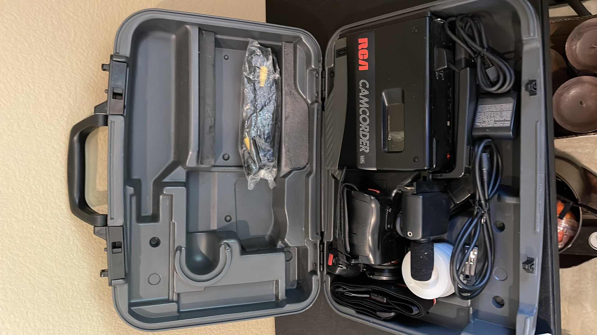 Photo 1 of RCA CAMCORDER - VHS HIGH QUALITY HQ