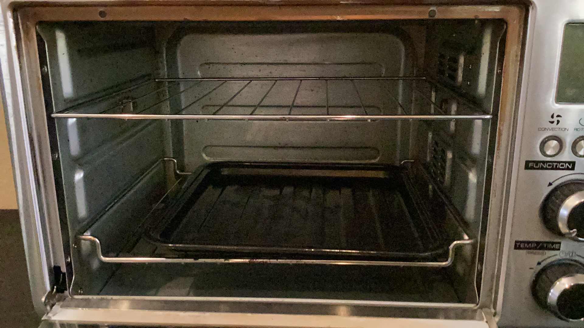 Photo 1 of FARBERWARE ELECTRIC TOASTER OVEN / BROILER / CONVECTION - GREAT CONDITION