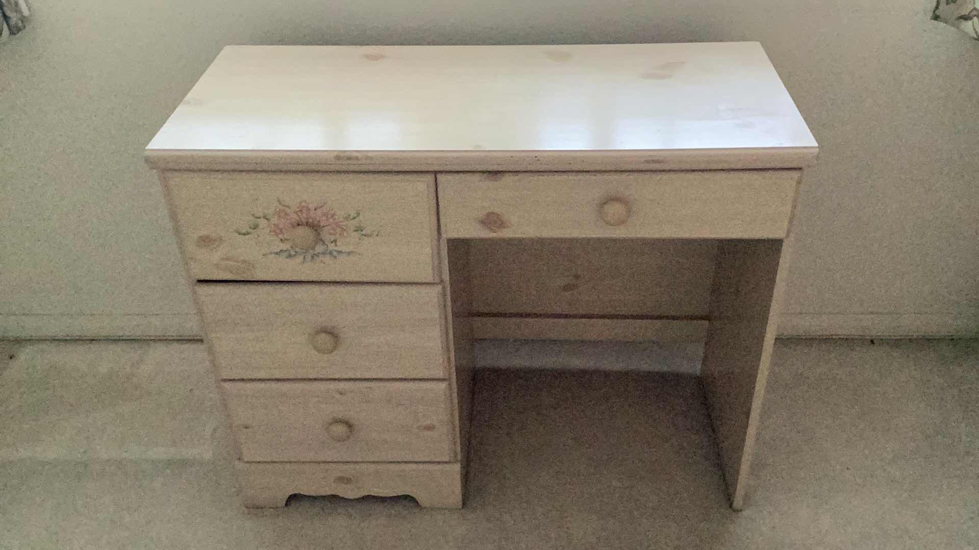 Photo 1 of LIGHT COLOR CHILDRENS DESK 35.5x15.5x29