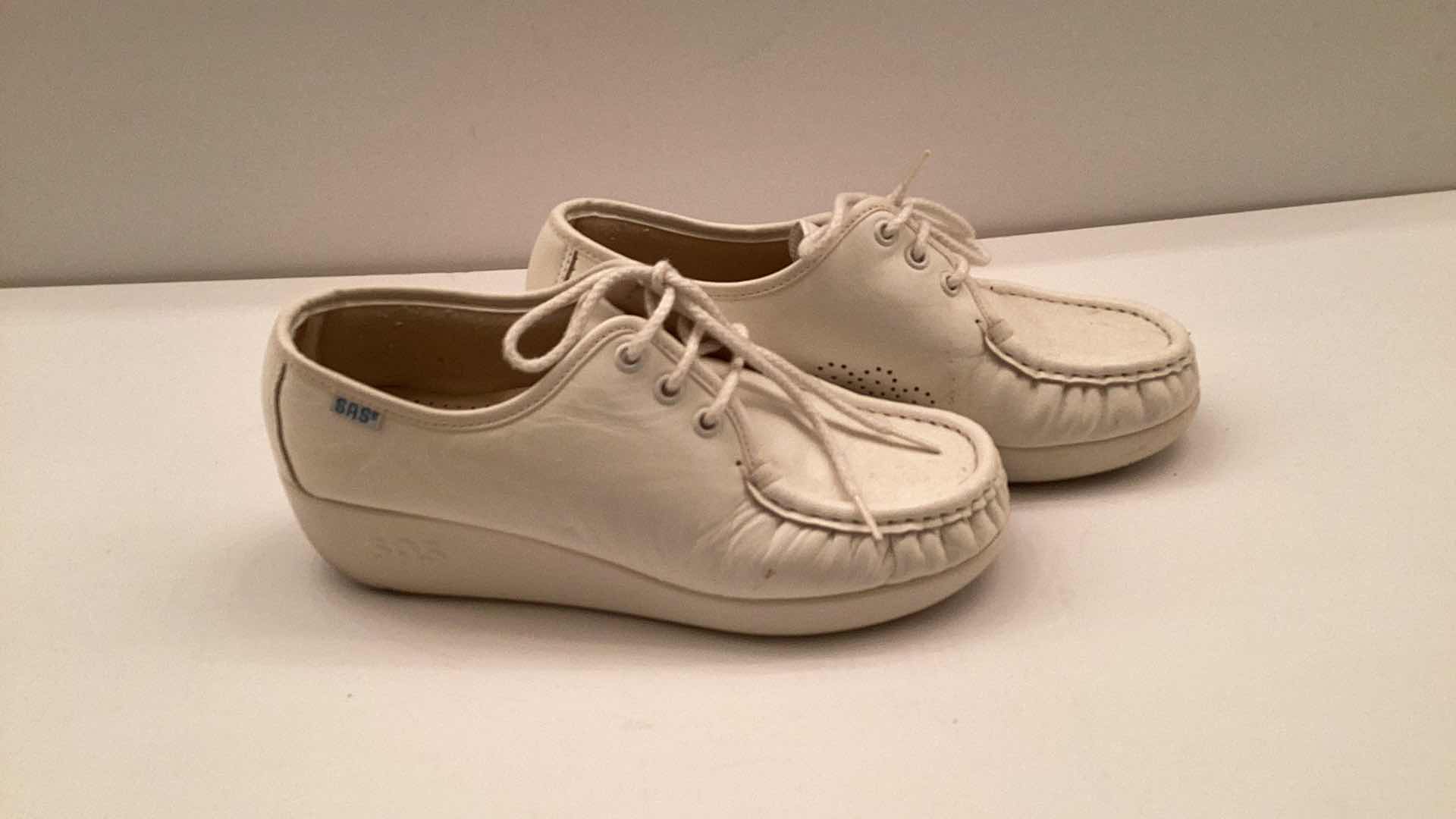 Photo 1 of WOMENS SAS GENUINE COMFORT SHOES SIZE 6.5