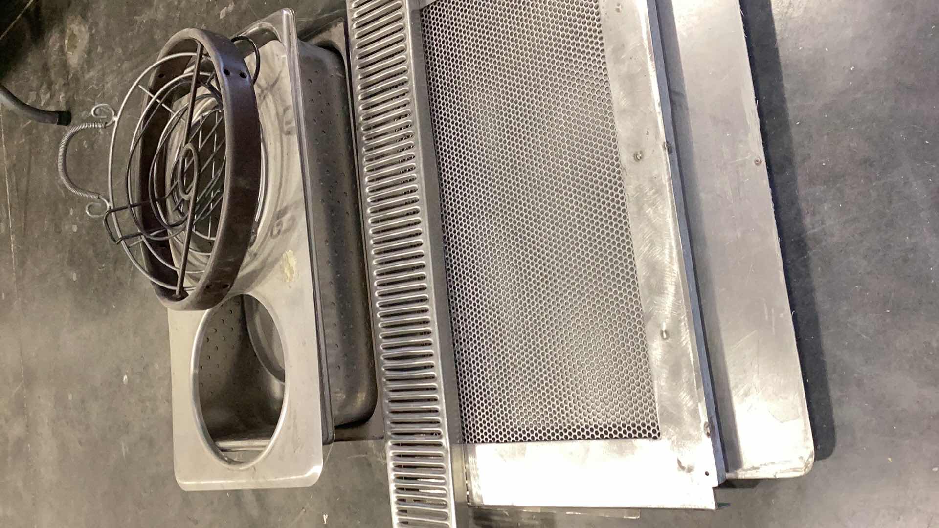 Photo 3 of SERVING GRATES AND TRAYS