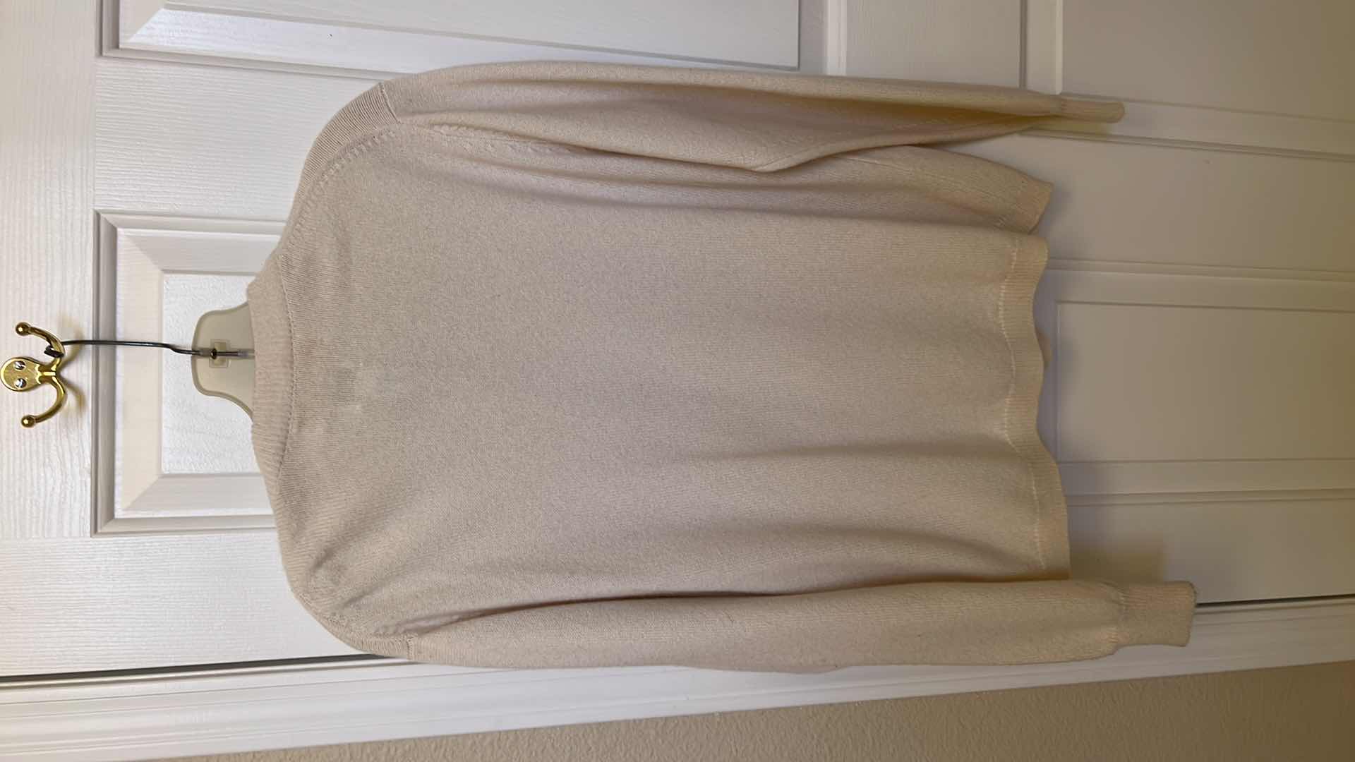 Photo 1 of VINTAGE MURRAY ALLEN 100% OFF WHITE PURE CASHMERE LADIES SWEATER (M-L)