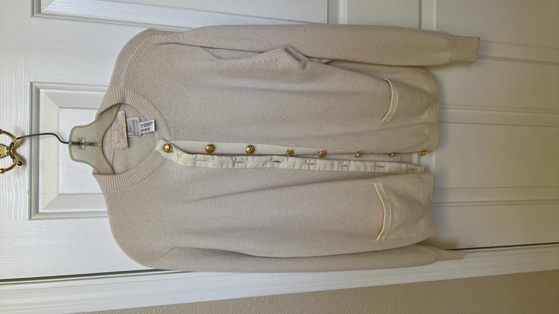 Photo 1 of VINTAGE MURRAY ALLEN 100% OFF WHITE PURE CASHMERE LADIES SWEATER (M-L)