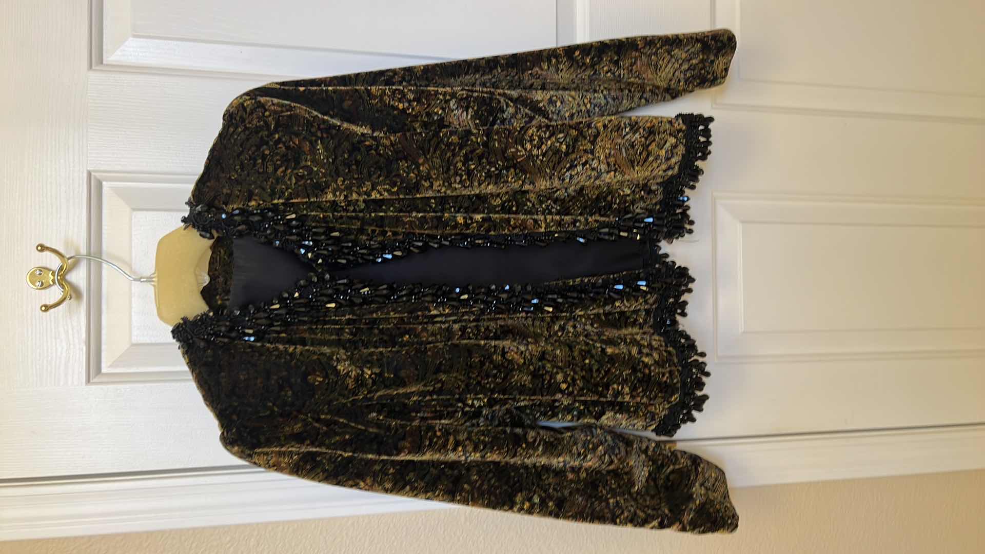 Photo 1 of LADIES CRUSHED VELOUR W BLACK BEADS SHORT JACKET (S-M)