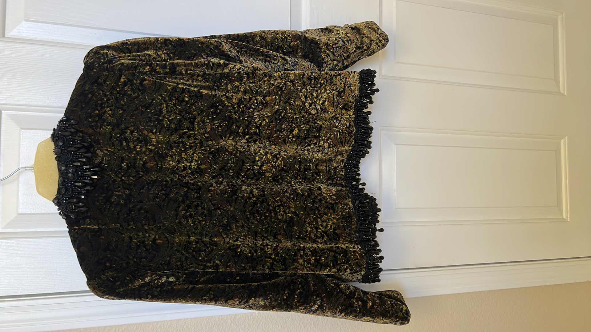 Photo 1 of LADIES CRUSHED VELOUR W BLACK BEADS SHORT JACKET (S-M)