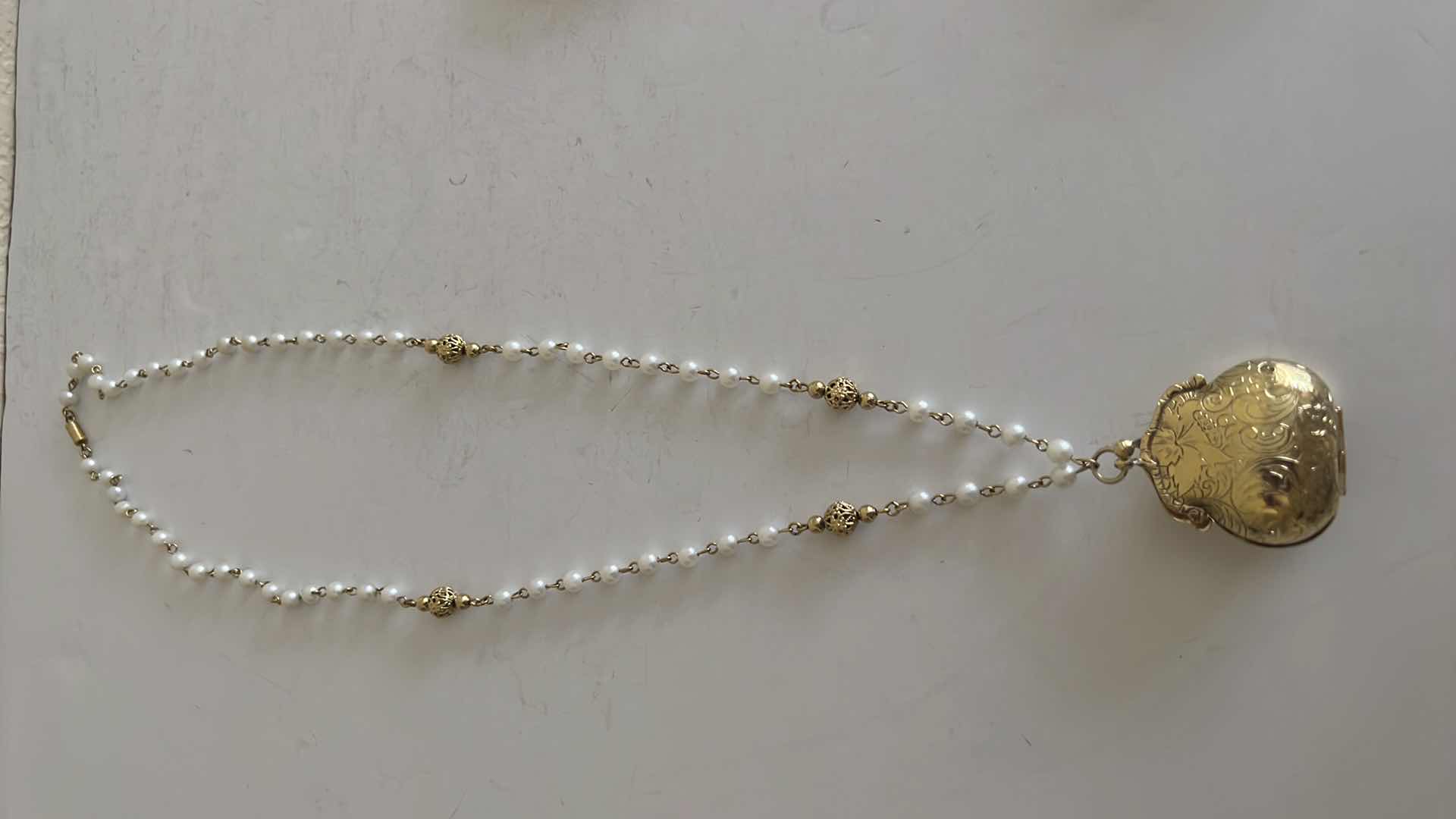 Photo 5 of 6-COSTUME GOLD JEWELRY NECKLACE