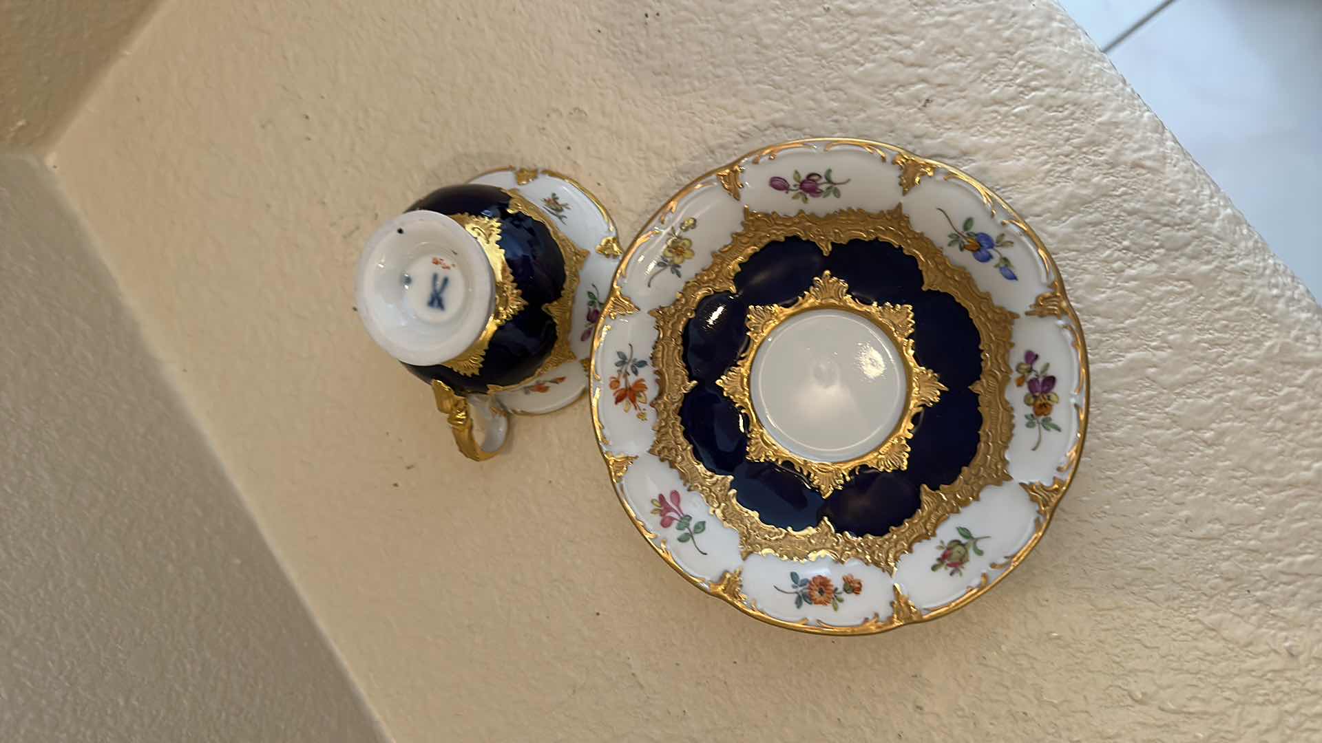 Photo 1 of COLLECTOR PLATE W HOLDER & TEACUP SET