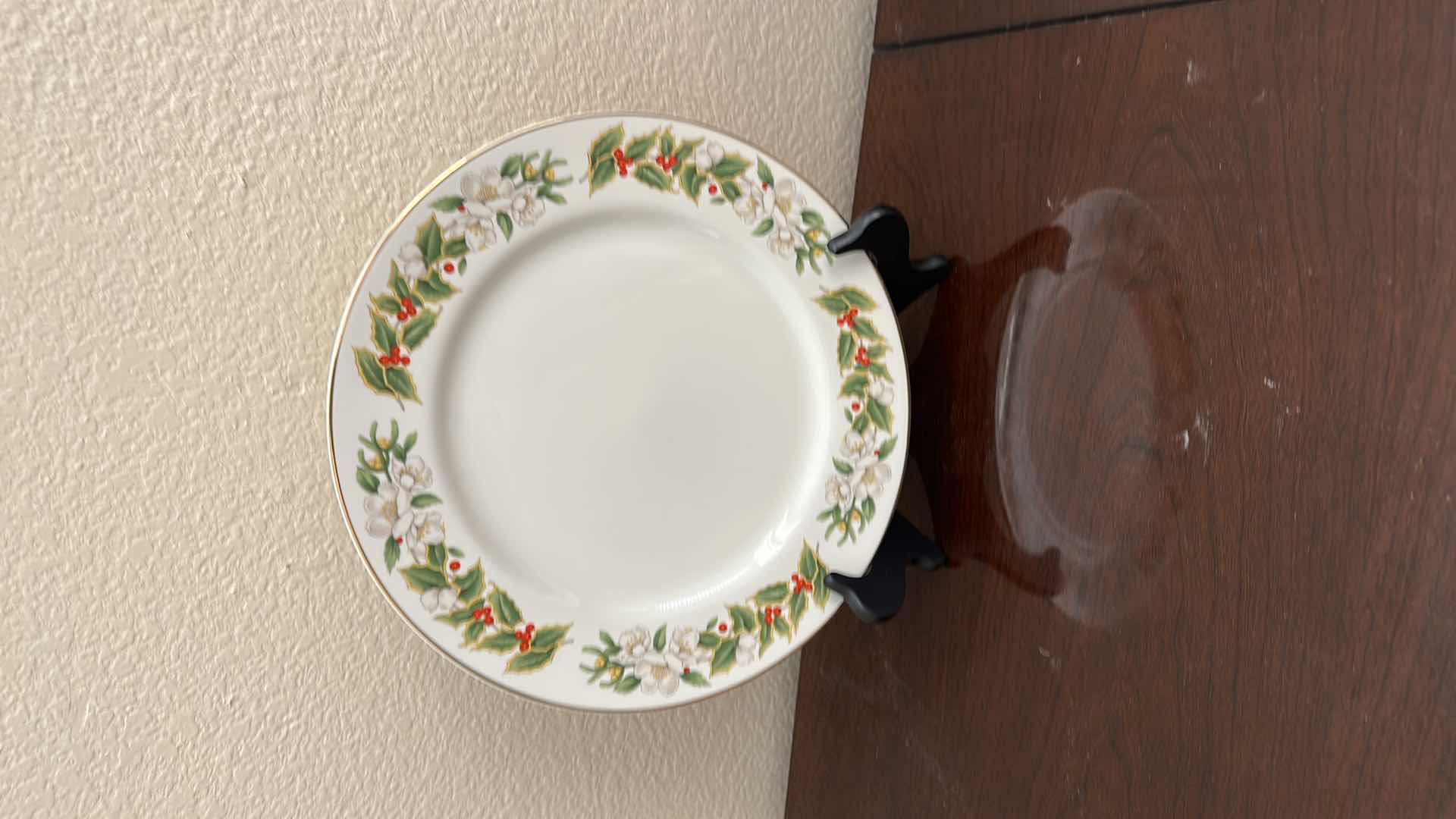 Photo 1 of HORCHOW FINE PORCELAIN 12PC DINNER PLATES