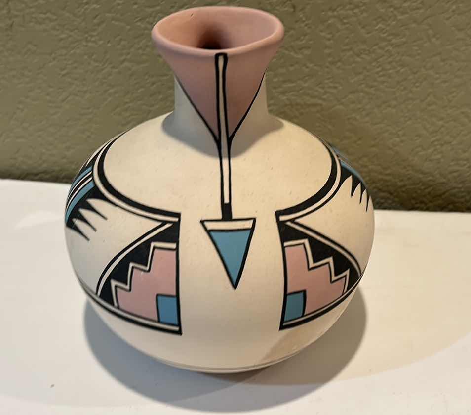 Photo 1 of INDIAN POTTERY SIGNED AND NUMBERED 8” x 7”