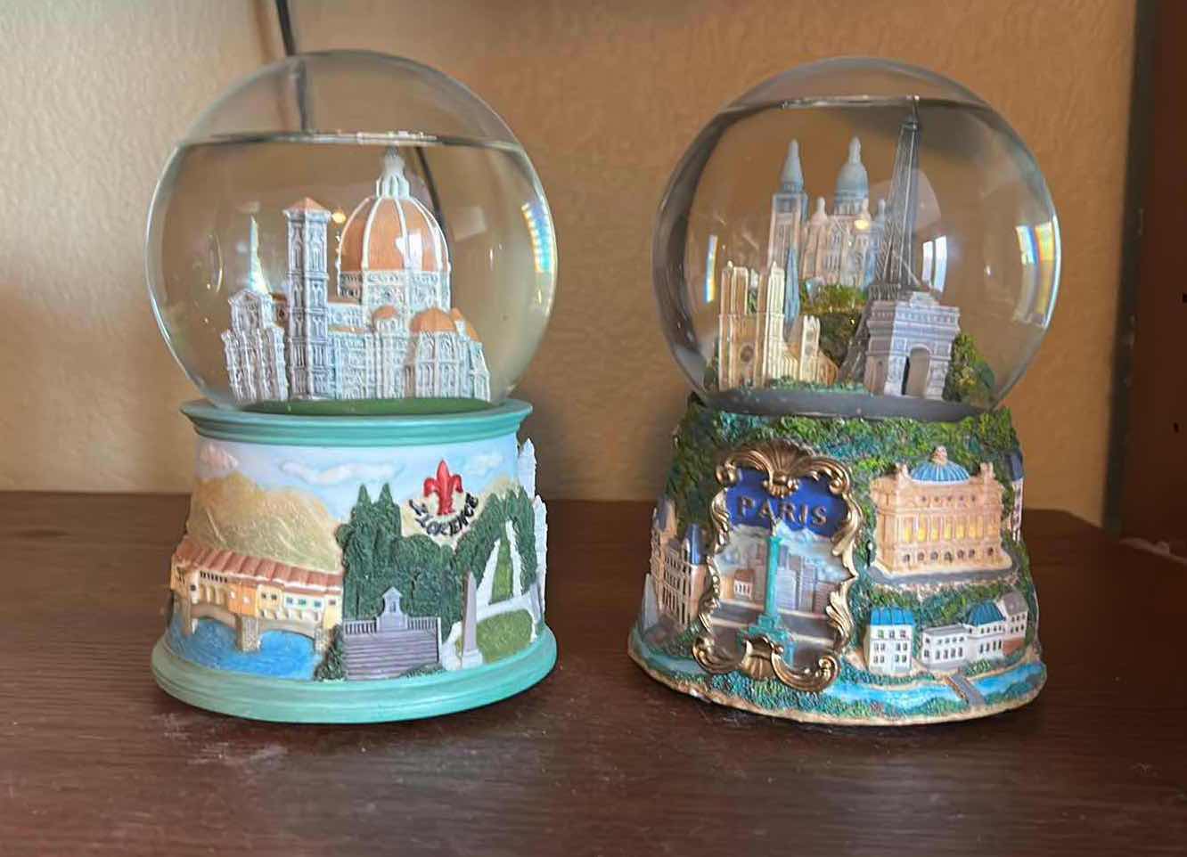 Photo 5 of 2 MUSICAL SNOW GLOBES