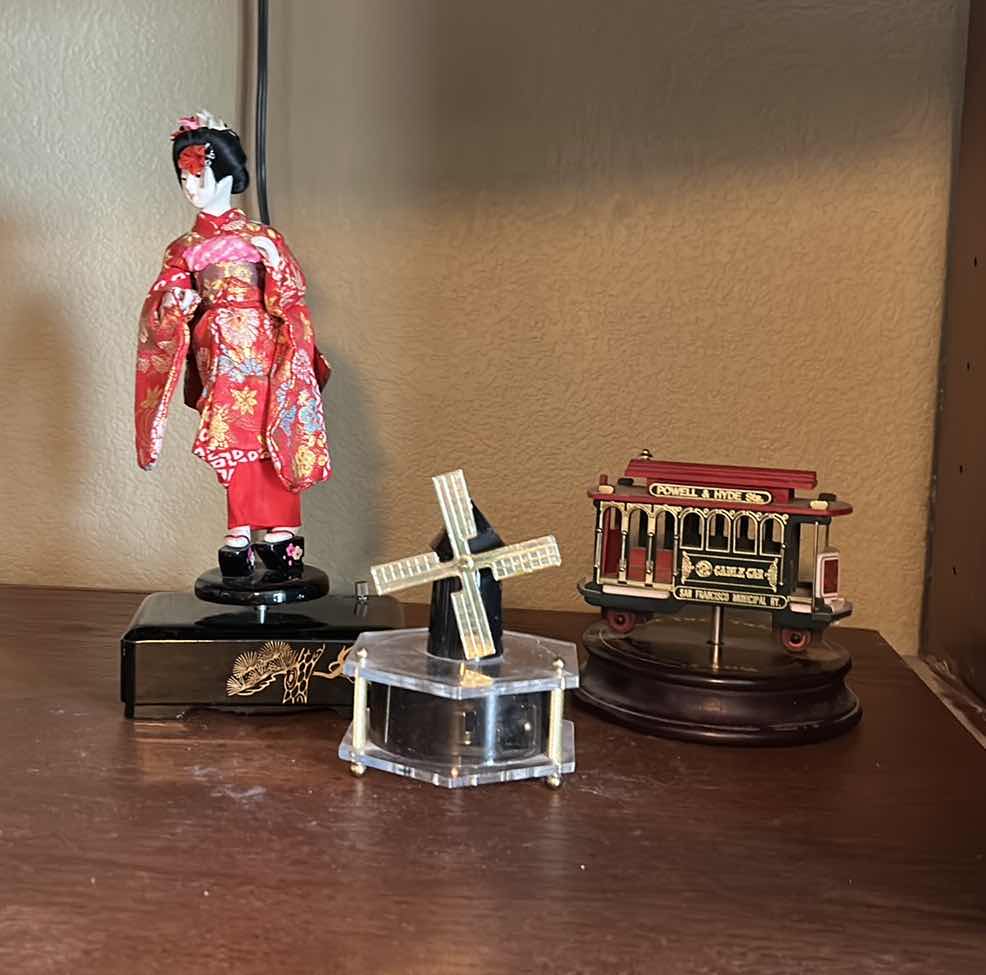 Photo 7 of 3 MUSIC BOXES