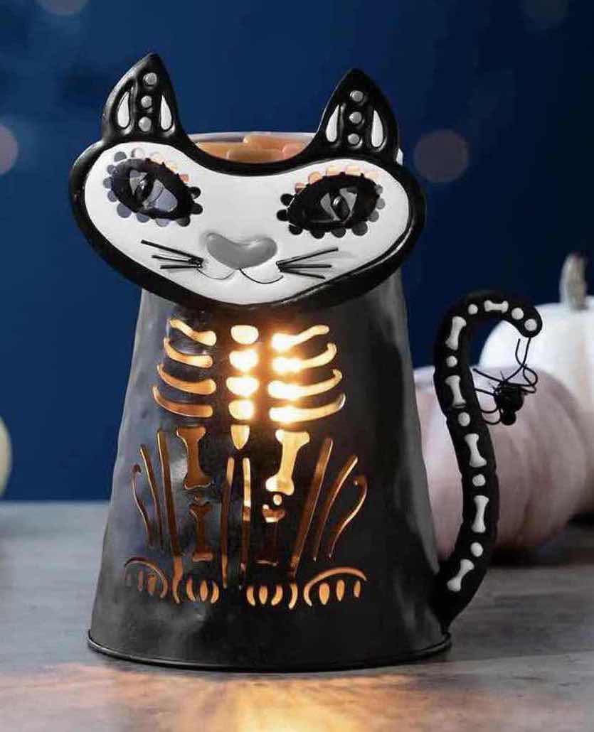 Photo 1 of NEW SCENTSY “VERY SUPERSTITIOUS” WAX WARMER BASE & WARMER DISH