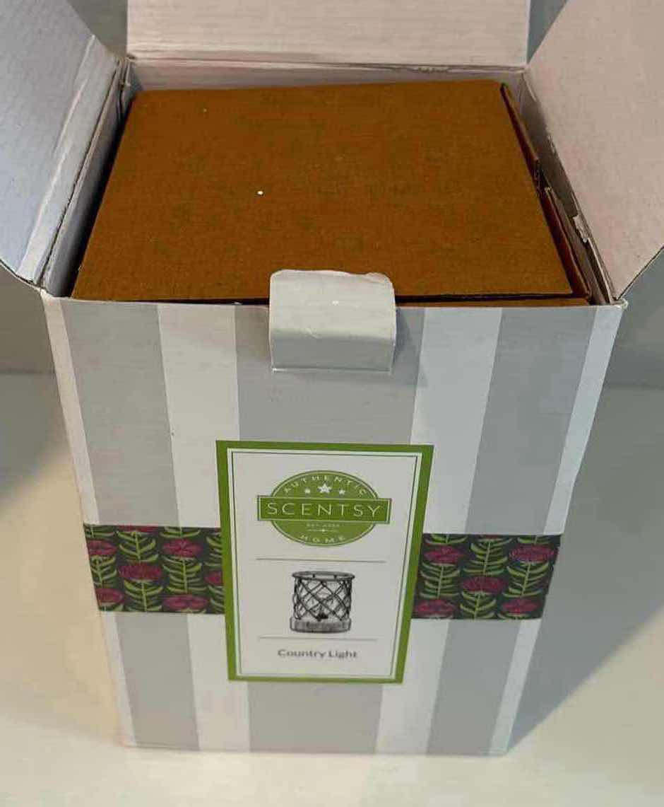 Photo 1 of SCENTSY “COUNTRY LIGHT” WAX WARMER BASE & WARMER DISH (NO BULB)