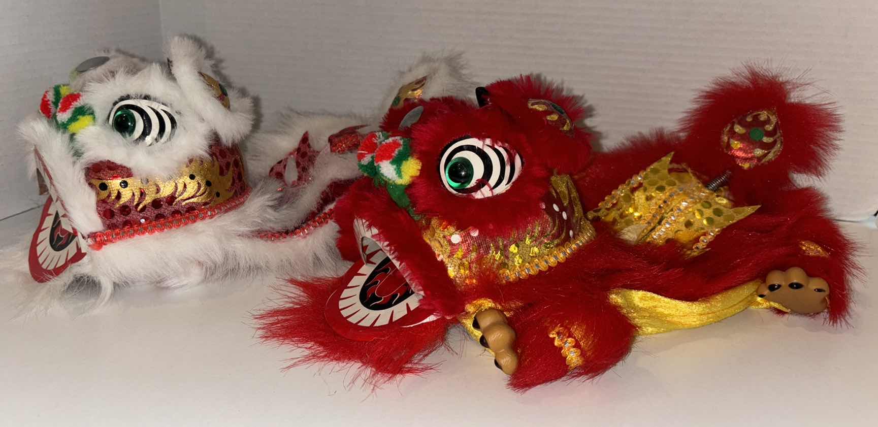 Photo 1 of LUCKY LION MARIONETTE LION DANCE CHINESE HAND PUPPETS (2)