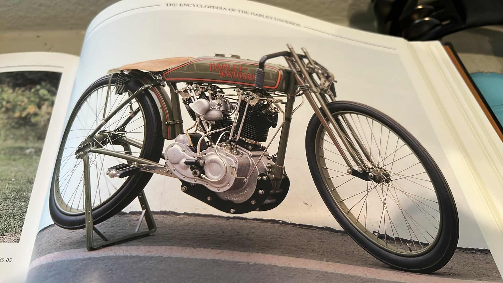 Photo 1 of THE ENCYCLOPEDIA OF THE HARLEY-DAVIDSON