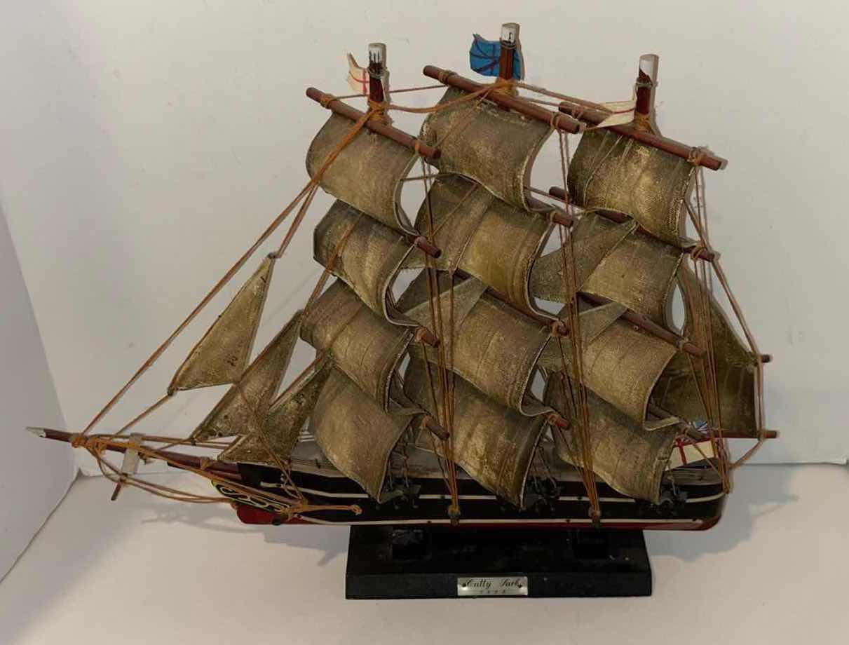 Photo 1 of ANTIQUE CUTTY SARK 1869 SHIP 2.75” X 19” H15.5”