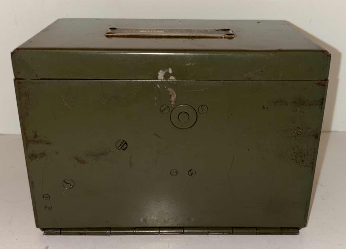 Photo 1 of 1945 WWII U.S. ARMY SIGNAL CORPS TELEGRAPH SET TG-5-B MADE BY THE WINSLOW COMPANY, NEWARK NJ