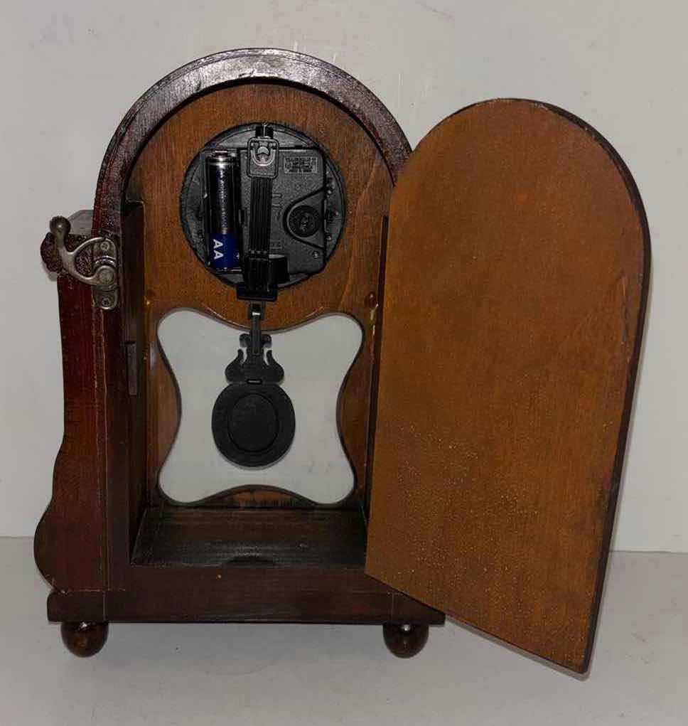 Photo 1 of ANTIQUE STYLE CLOCK 4” x 7.5” H10.5”