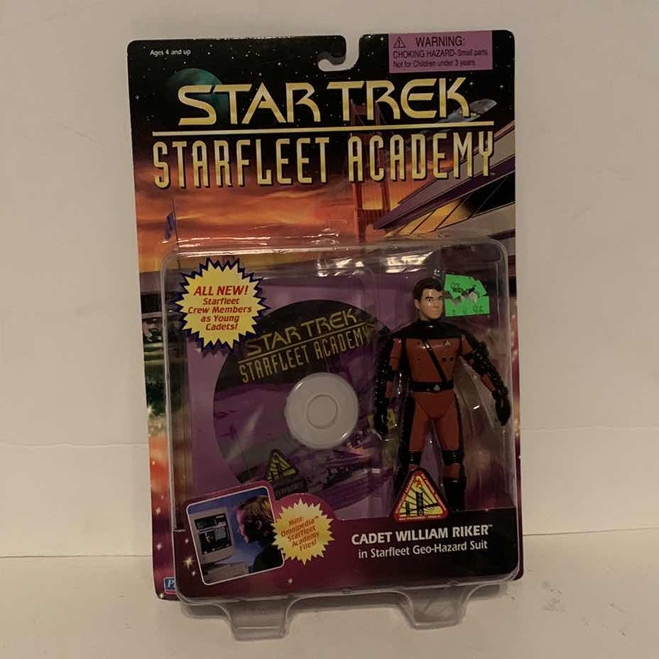 Photo 1 of STAR TREK STARFLEET ACADEMY CADET WILLIAM RIKER FIGURE