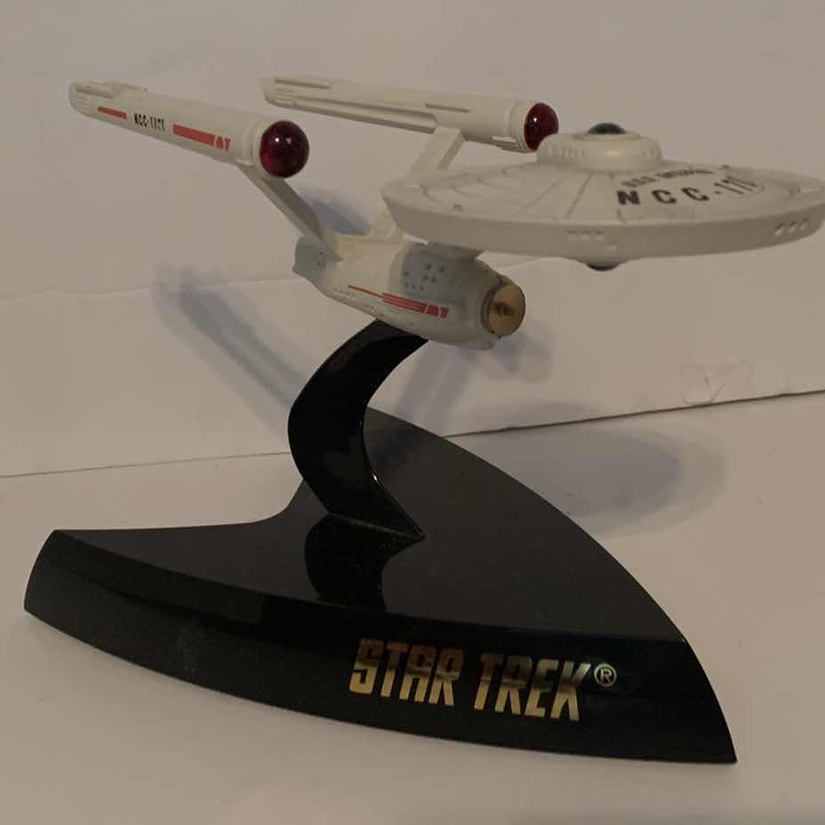 Photo 1 of STAR TREK U.S.S. ENTERPRISE MODEL 5” C 4” H 5”