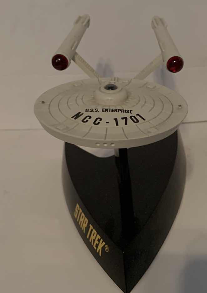 Photo 1 of STAR TREK U.S.S. ENTERPRISE MODEL 5” C 4” H 5”