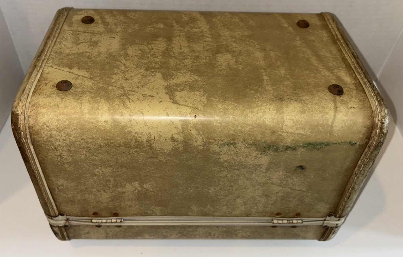 Photo 7 of ANTIQUE SAMSONITE PROFILE HARD CASE COSMETICS TRAIN CASE 8” X 13.25” H8.75”