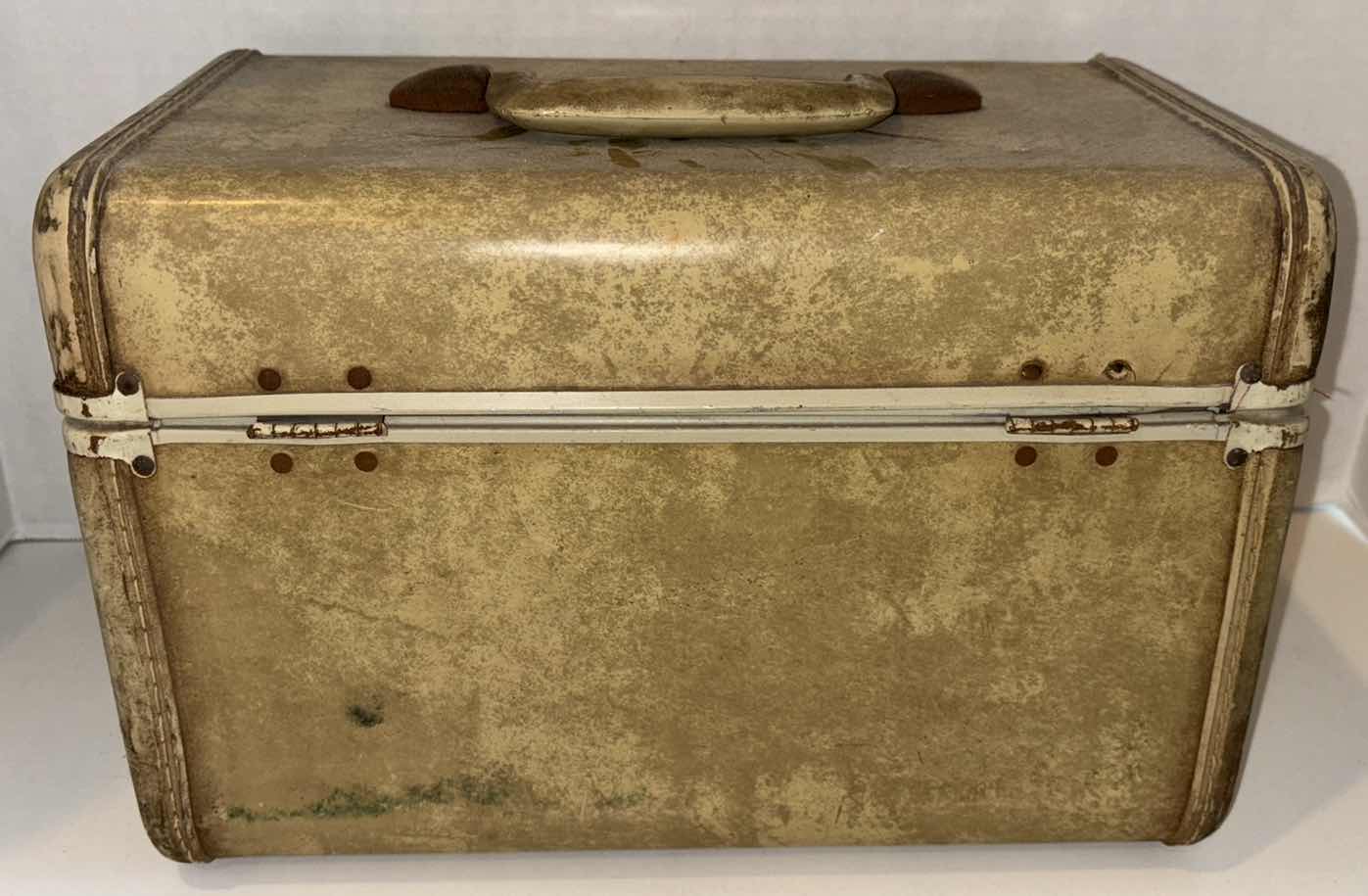 Photo 3 of ANTIQUE SAMSONITE PROFILE HARD CASE COSMETICS TRAIN CASE 8” X 13.25” H8.75”