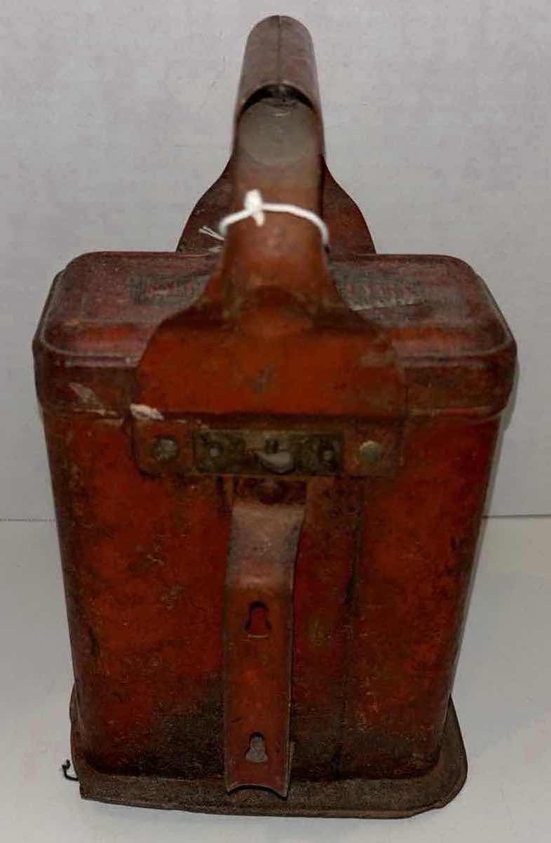 Photo 3 of ANTIQUE BIG ELECTRIC 6 LANTERN 6.5” X 6” H10”