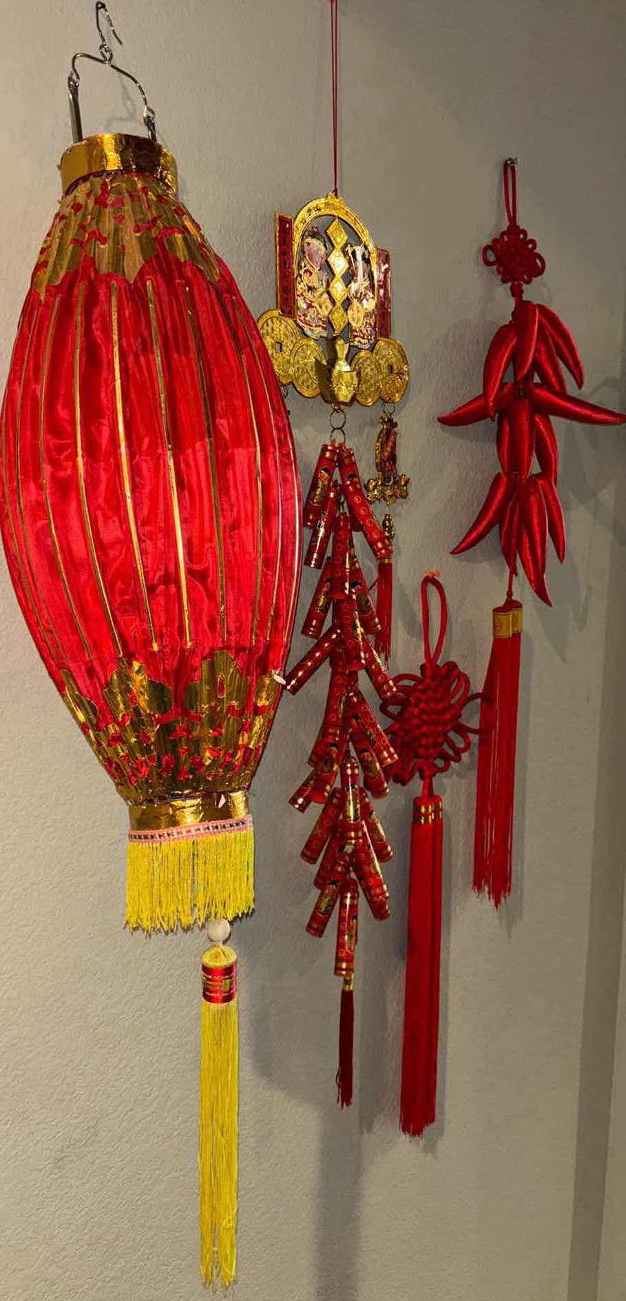 Photo 1 of LUNAR NEW YEAR DECOR (4)