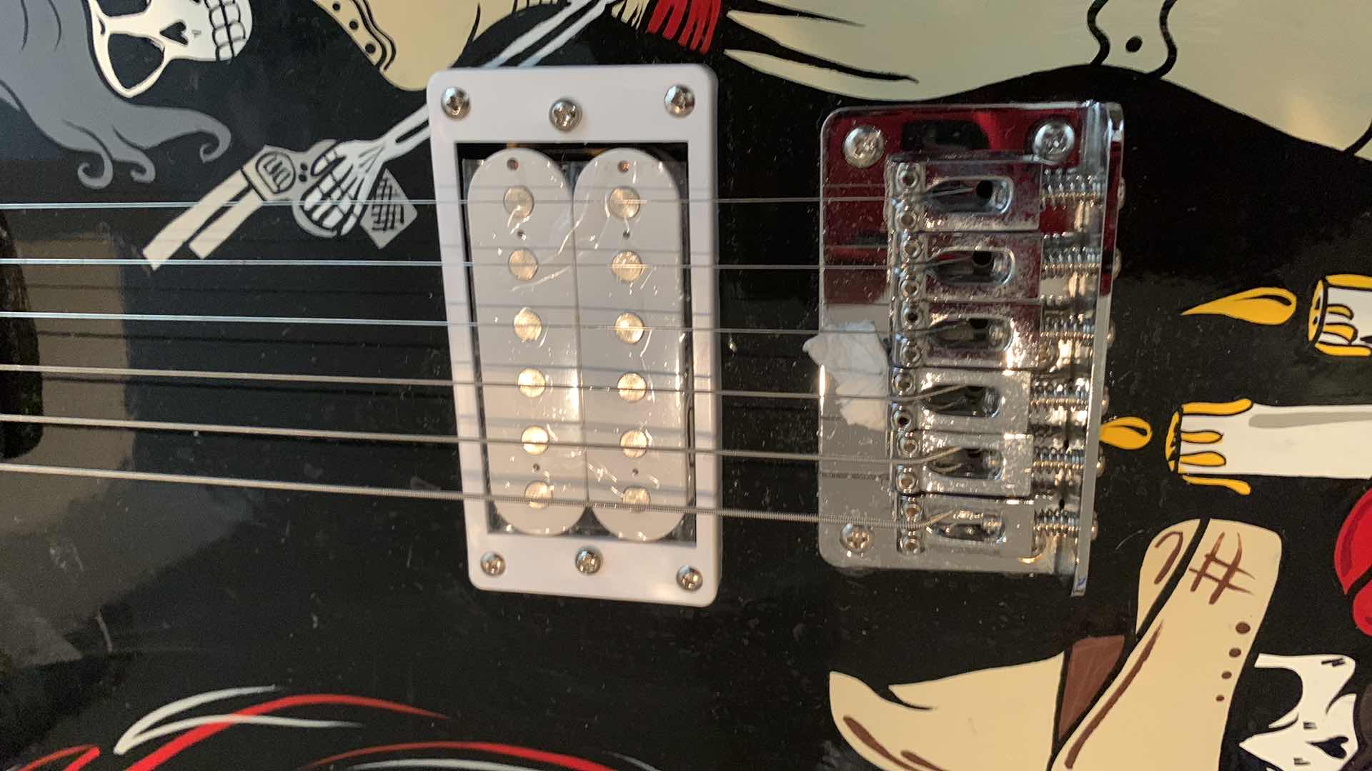 Photo 3 of CUSTOM PAINTED GUITAR