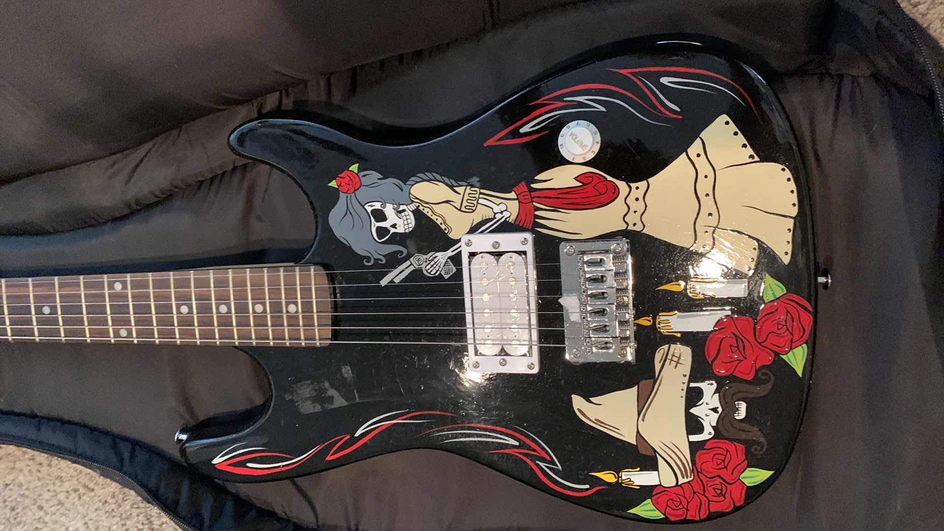Photo 2 of CUSTOM PAINTED GUITAR