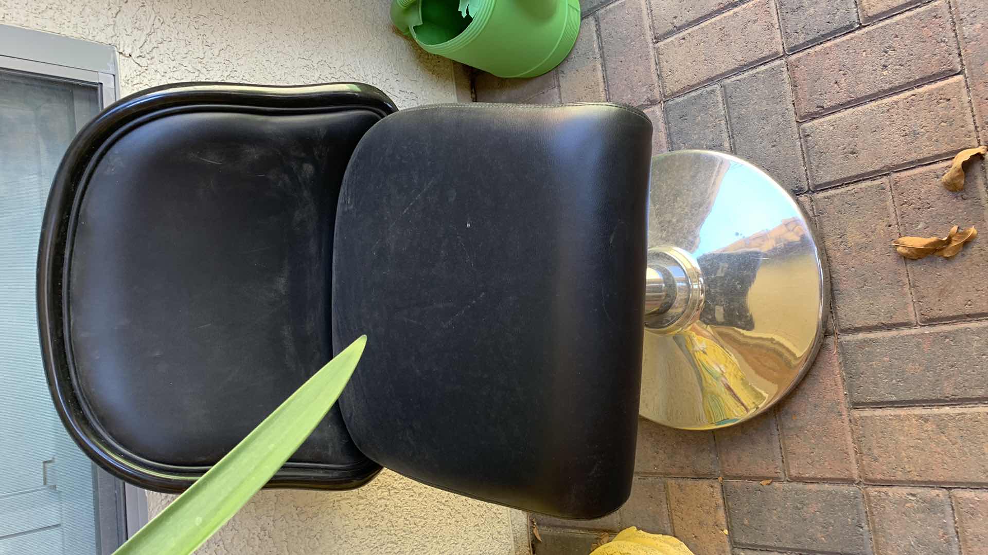 Photo 1 of AUSTIN POWERS PADDED CHAIR