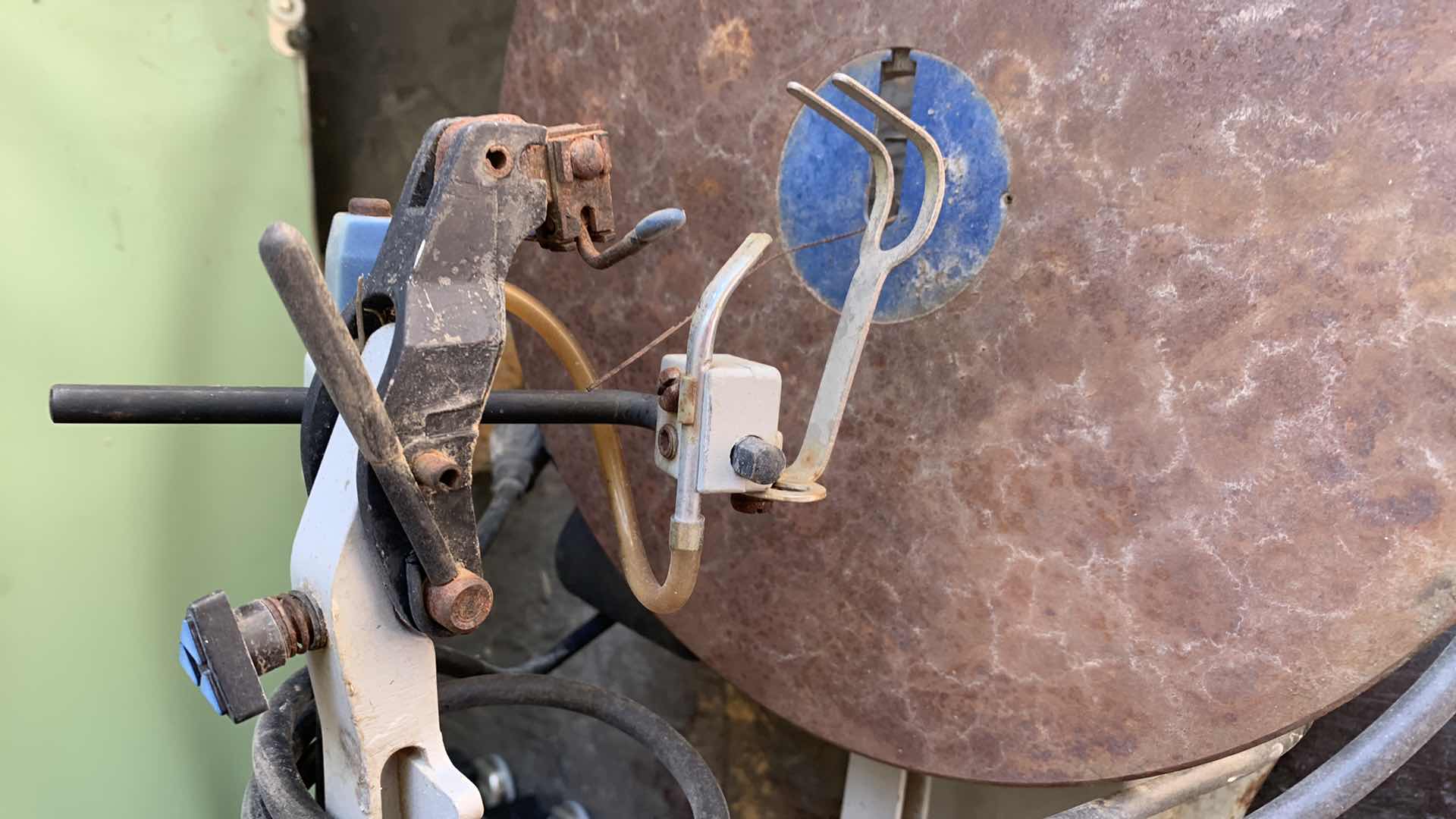 Photo 1 of DELTA SHIPMASTER BAND SAW