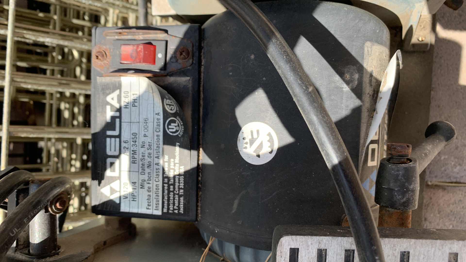 Photo 1 of DELTA DUAL BELT AND DISC SANDER