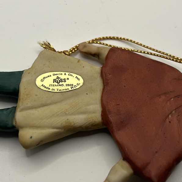 Photo 1 of 2 - RUSS VINTAGE CERAMIC ICE SKATERS ORNAMENTS