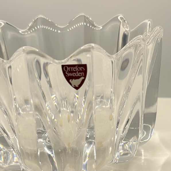 Photo 1 of ORREFORS FINE SWEDISH CRYSTAL DISH 4.5” x 3”