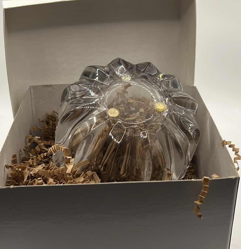 Photo 1 of ORREFORS FINE SWEDISH CRYSTAL DISH 4.5” x 3”