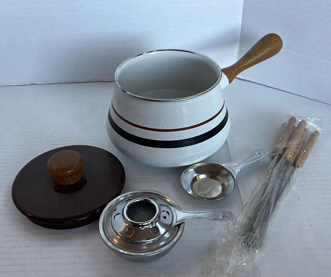 Photo 1 of VINTAGE FONDU SET MADE IN JAPAN