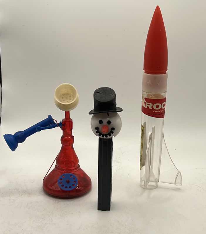 Photo 1 of 3 - VINTAGE PLASTIC CANDY CONTAINERS - PEZ - MABAVA - UNBRANDED