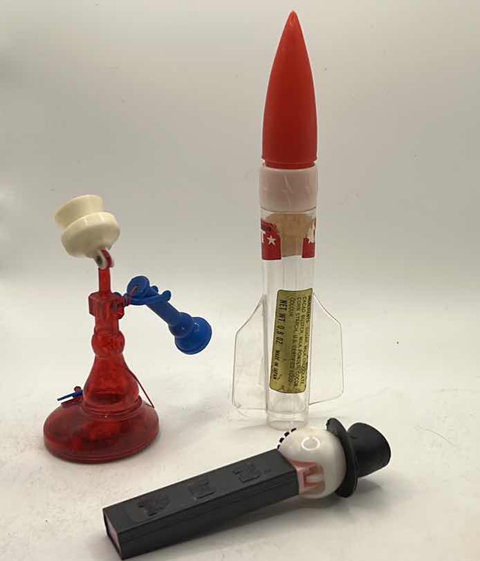 Photo 1 of 3 - VINTAGE PLASTIC CANDY CONTAINERS - PEZ - MABAVA - UNBRANDED