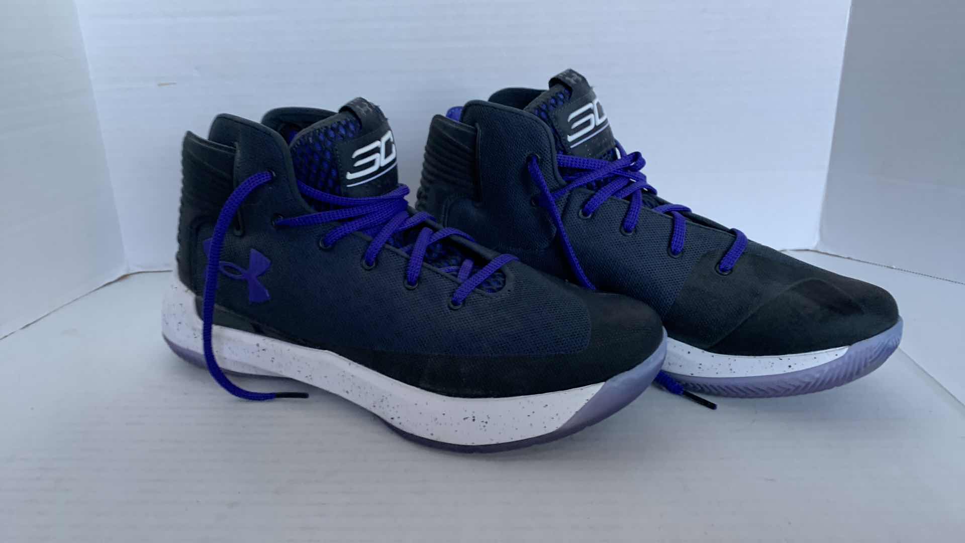 Photo 1 of MENS UNDER ARMOUR CURRY 3 ZERO BASKETBALL SHOES SIZE 12