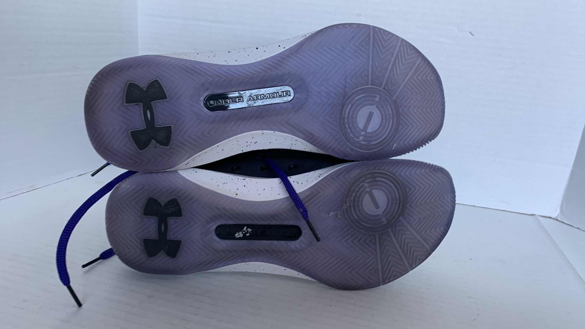 Photo 1 of MENS UNDER ARMOUR CURRY 3 ZERO BASKETBALL SHOES SIZE 12