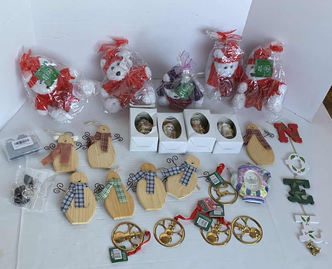 Photo 1 of CHRISTMAS DECORATIONS